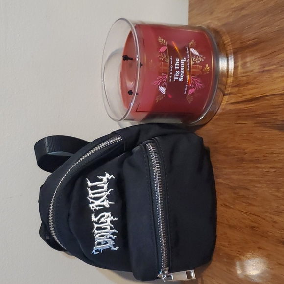 💚2 for 15$🩵 Dolls Kill Mini Backpack - Picture 4 of 4